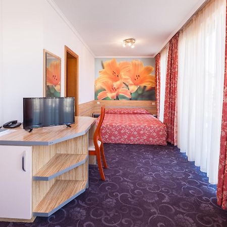 Семеен Хотел Опера Burgas City Værelse billede