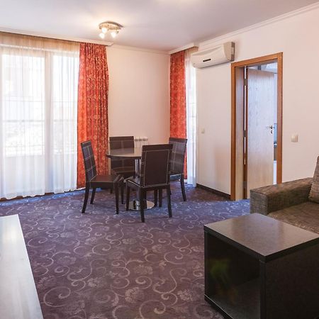 Семеен Хотел Опера Burgas City Værelse billede