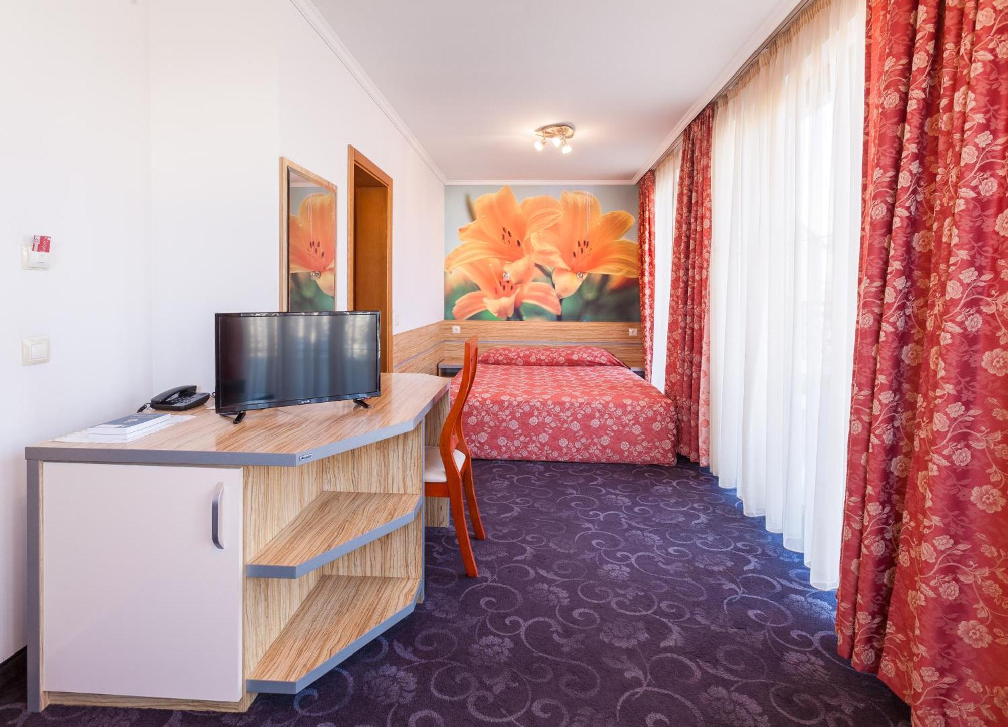 Семеен Хотел Опера Burgas City Værelse billede